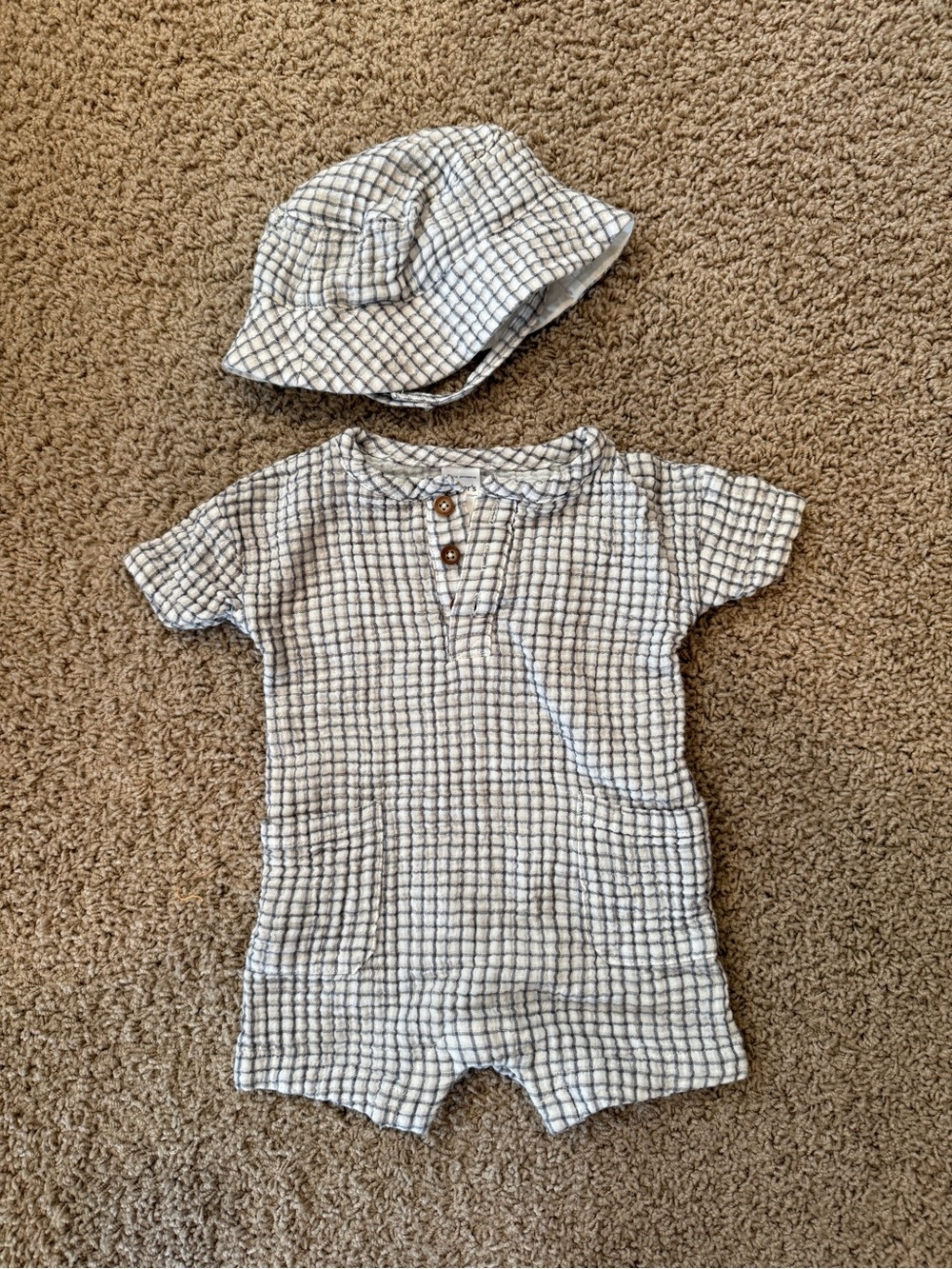 Carter’s Muslin Cotton Check One-Piece Romper & Hat 6M
